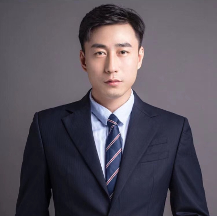 尹清 创始人 & 执行董事